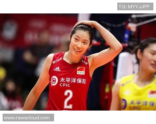 朱婷休战科内进四强!桑塔雷利不满场馆粗陋,转播商用手机播竞赛